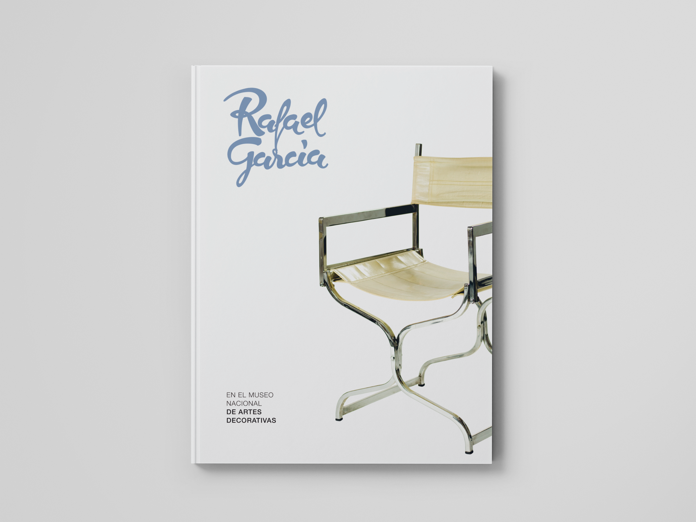 Rafael García. Decoraciones y Muebles. Exposición Museo de Artes Decorativas de Madrid. Imágenes interiores. Portada vertical.